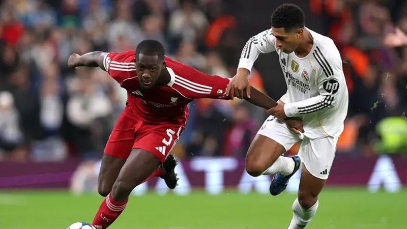 بعد ارتباطه بريال مدريد.. كوناتي يكشف موقفه من البقاء في ليفربول