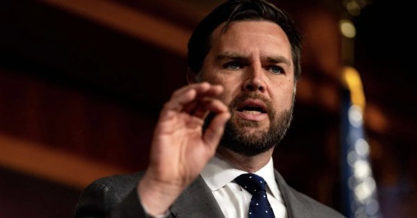 نيويورك تايمز عن مسؤولين: تعليق مغادرة فانس للمشاركة بمفاوضات إسلام آباد