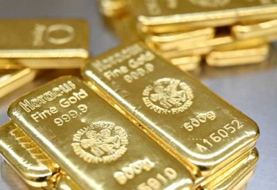 الذهب يرتفع مع تراجع النفط عقب تمديد الهدنة مع إيران