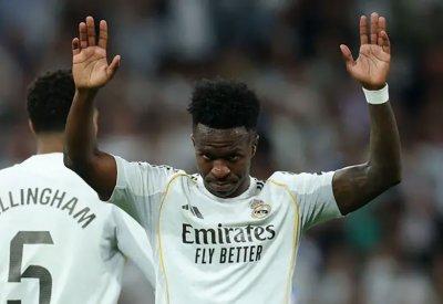 أربيلوا يدعم فينيسيوس بعد هجوم جماهير ريال مدريد