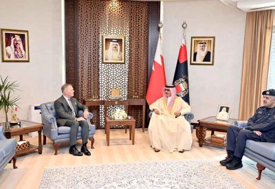وزير الداخلية يستقبل المدير التنفيذي للمعهد الدولي للدراسات الاستراتيجية بالشرق الأوسط