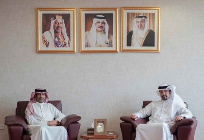 رئيس الجمارك يبحث مع رئيس جمعية رجال الأعمال البحرينية تحديات القطاعين التجاري والصناعي