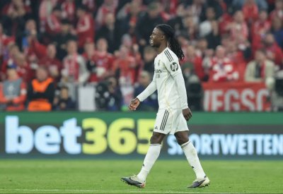 جماهير ريال مدريد تصب غضبها على كامافينغا