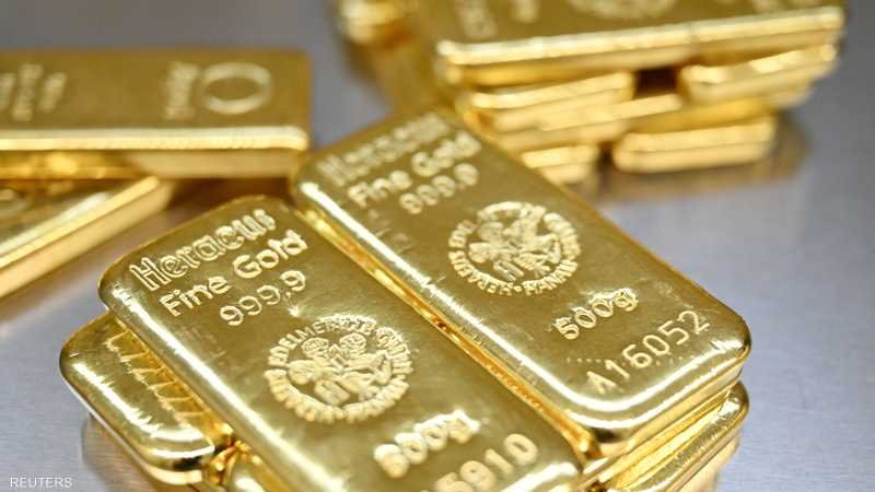 الذهب يرتفع مع تراجع النفط عقب تمديد الهدنة مع إيران