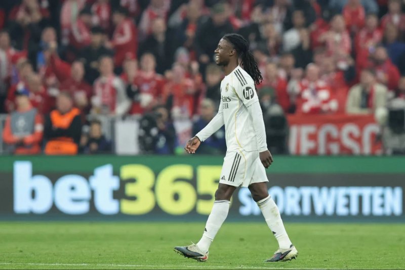 جماهير ريال مدريد تصب غضبها على كامافينغا