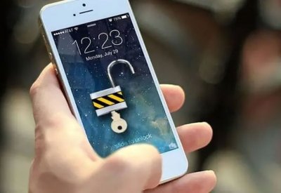 "أبل" تُصلح ثغرة في أجهزة آيفون استغلتها الشرطة