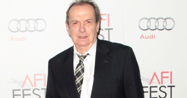 وفاة دين تافولاريس مصمم إنتاج 