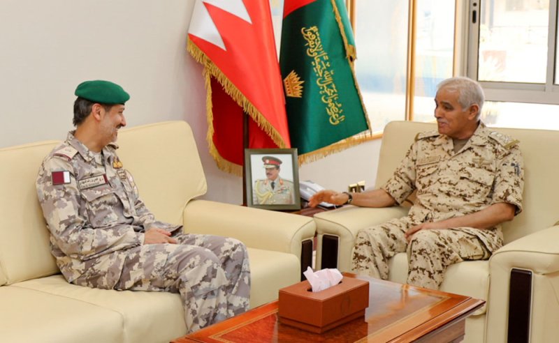 رئيس هيئة الأركان يستقبل الأمين المساعد للشؤون العسكرية بمجلس التعاون ويبحثان تعزيز التنسيق العسكري الخليجي