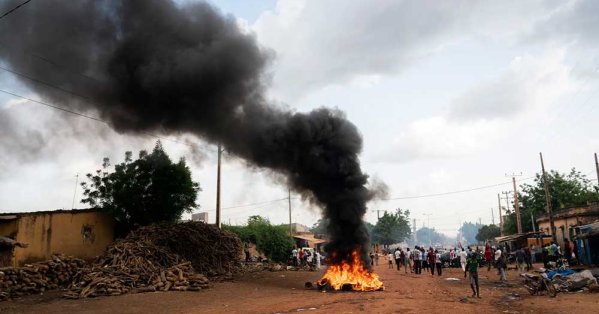 مالي.. معارك بين الجيش وجماعات إرهابية في باماكو ومناطق أخرى