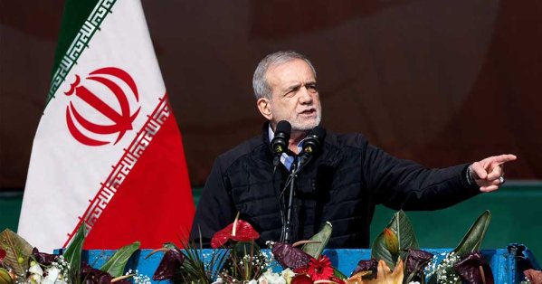 رئيس إيران يدعو لترشيد الكهرباء بعد تضرر البنية التحتية