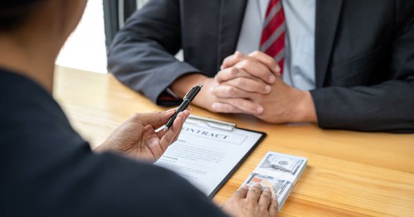 أبعاد | تأجيل أقساط الأفراد..   بين السيولة المؤقتة والتكلفة المؤجلة