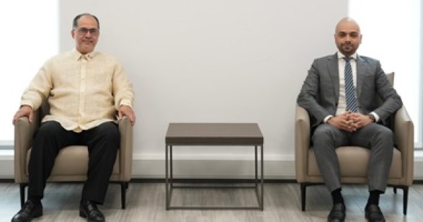 وزير التنمية الاجتماعية يلتقي سفير جمهورية الفلبين لدى مملكة البحرين