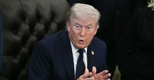 ترامب: إيران لديها نحو 3 أيام قبل أن تنفجر بنيتها التحتية النفطية