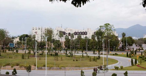 باكستان ترفع القيود الأمنية حول فندق مفاوضات إيران وأميركا