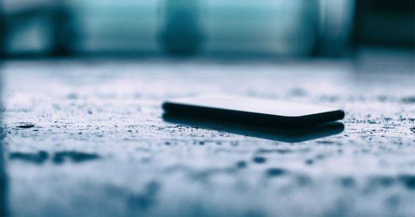 شجار بسبب هاتف يسفر عن عاهة في أذن عاملة منزل