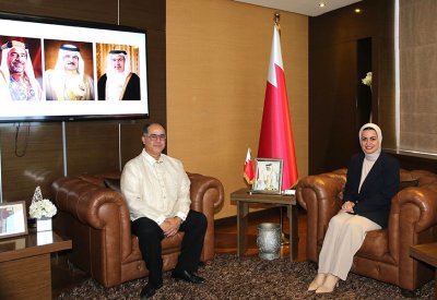 وزيرة شؤون الشباب تستقبل سفير جمهورية الفلبين لدى مملكة البحرين