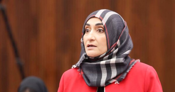 صرف رواتب أبريل يمر عبر “الشورى”