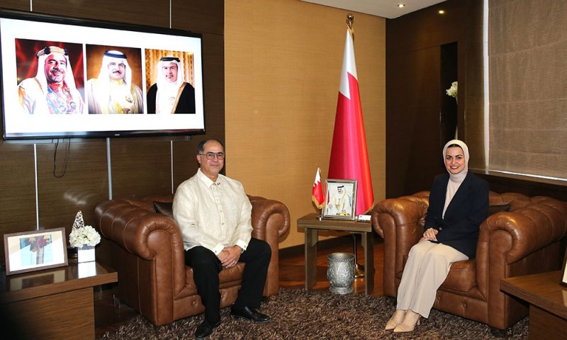 وزيرة شؤون الشباب تستقبل سفير جمهورية الفلبين لدى مملكة البحرين