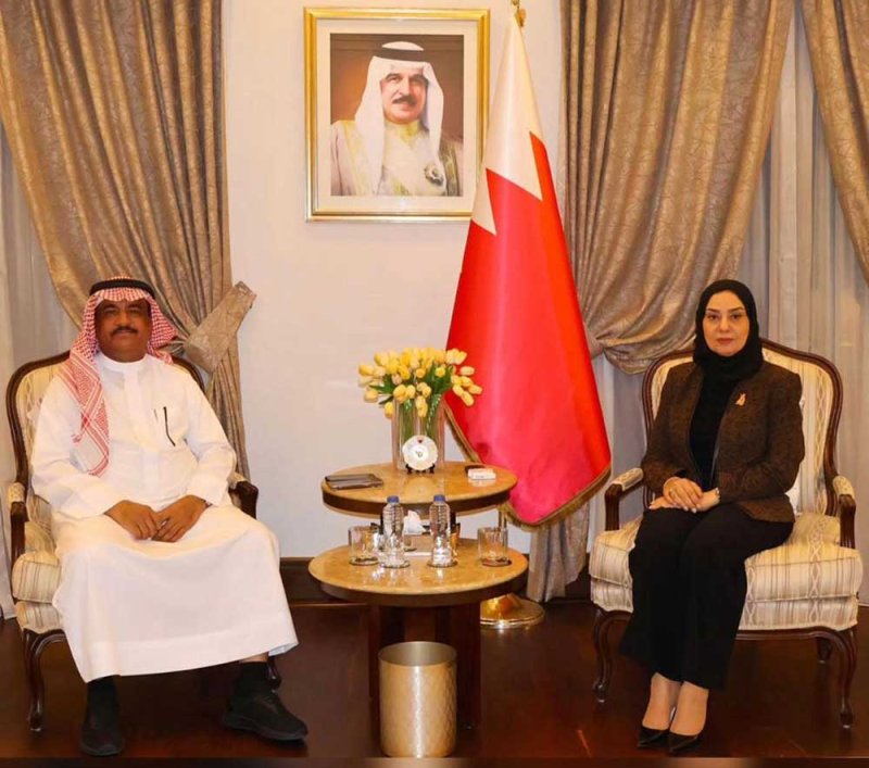 سفيرة البحرين في مصر تبحث مع القائم بأعمال المؤسسة الملكية جهود العمل الإنساني