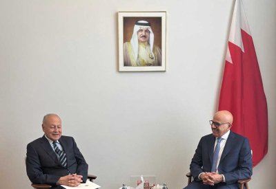 وزير الخارجية يبحث تداعيات الاعتداءات الإيرانية الآثمة مع أمين عام جامعة الدول العربية