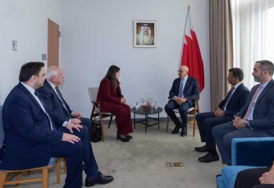 وزير الخارجية يلتقي مع وزيرة الخارجية والمغتربين بدولة فلسطين