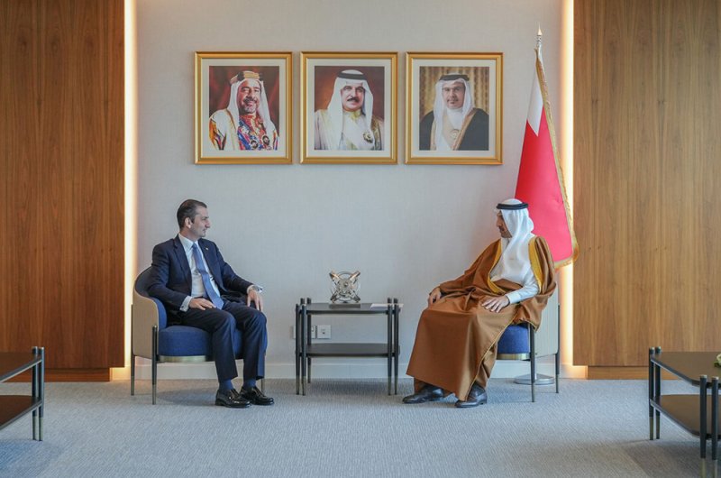 وزير المواصلات والاتصالات يستقبل سفير جمهورية قبرص لدى مملكة البحرين