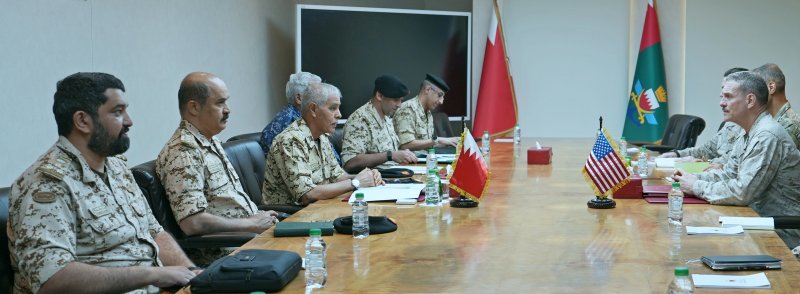 رئيس هيئة الأركان يستقبل الفريق جوزيف كليرفيلد قائد المشاة البحرية بالقيادة المركزية الأمريكية