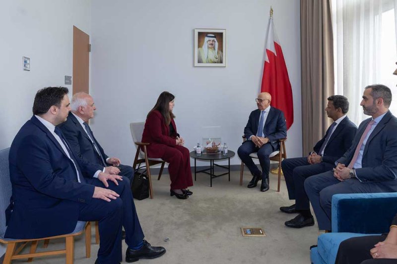 وزير الخارجية يلتقي مع وزيرة الخارجية والمغتربين بدولة فلسطين