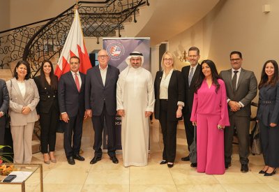 وزير الصناعة والتجارة يلتقي سفيرة الولايات المتحدة الأمريكية لدى مملكة البحرين ورئيس غرفة التجارة الأمريكية في البحرين
