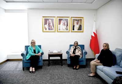وزيرة الصحة تستقبل سفيرة الولايات المتحدة الأمريكية لدى مملكة البحرين