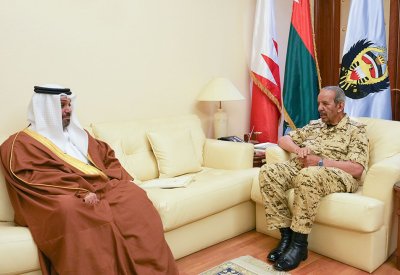 القائد العام لقوة دفاع البحرين يستقبل وزير المالية والاقتصاد الوطني