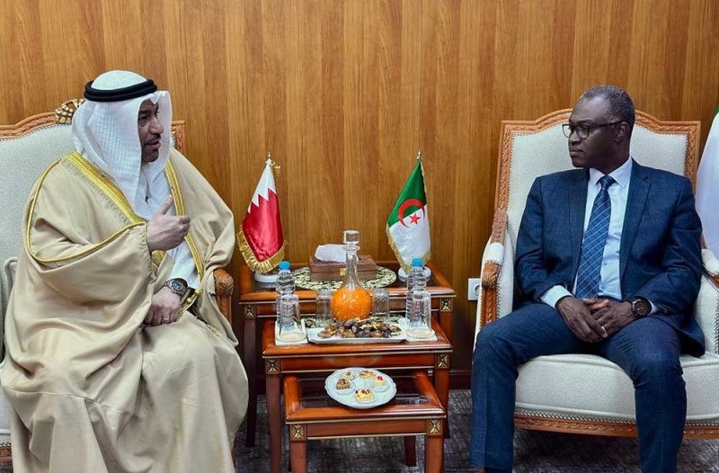 وزير الشباب الجزائري يبحث مع سفير مملكة البحرين تعزيز التعاون في مجال تمكين الشباب