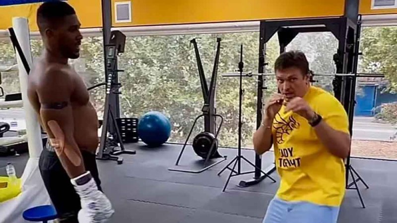 أوسيك يرشح جوشوا للفوز على فيوري