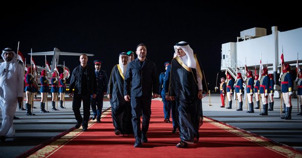 فخامة رئيس أوكرانيا يصل إلى البلاد