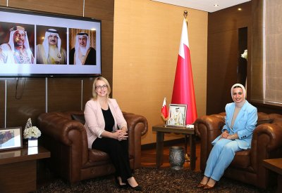 وزيرة شؤون الشباب تستقبل سفيرة الولايات المتحدة الأمريكية لدى مملكة البحرين