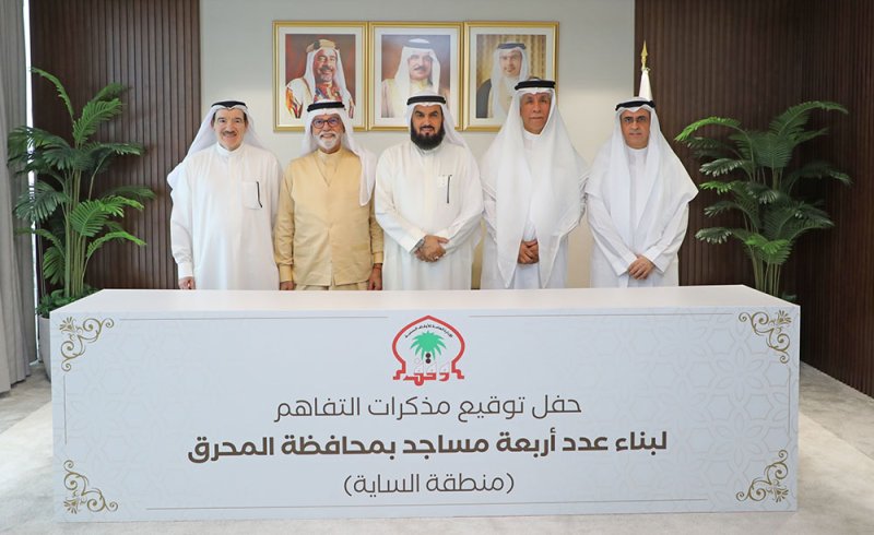 مواصلة تنفيذ مشاريع بناء وتعمير دور العبادة لما تمثله من ركيزة أصيلة في ترسيخ القيم الدينية وتعزيز التنمية المجتمعية