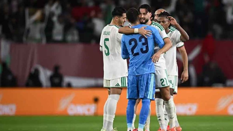 مخاوف من غياب مدافع الجزائر عن كأس العالم