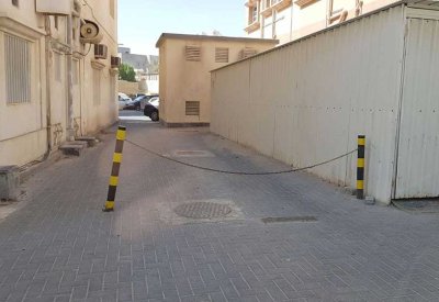 استحواذات غير قانونية على المواقف بإسكان المحرق.. ومخاوف من خلافات بين الجيران