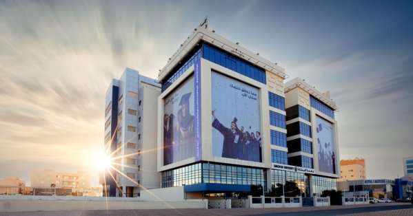 جامعة المملكة تدشن عهدًا جديد من التحول الرقمي لمختبراتها وقاعاتها الدراسية
