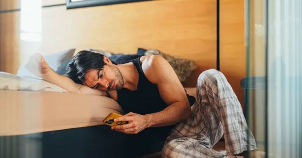 ليس خيالاً علمياً.. هاتفك يعرف أنك مصاب بالاكتئاب قبلك 