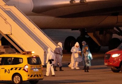 إجلاء العشرات وطائرات خاصة تنقل ركاب السفينة الموبوءة بهانتا