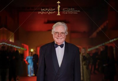 تكريم رئيس مهرجان القاهرة بجائزة شخصية العام السينمائية العربية