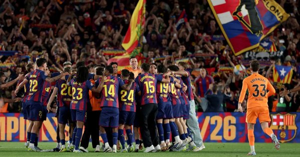 برشلونة يهزم ريال مدريد..ويتوج بـ