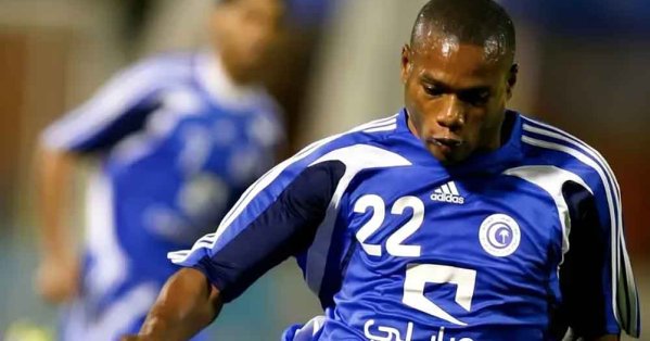 ليلو مبيلي: مانشستر يونايتد دمر علاقتي مع الهلال