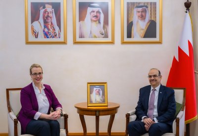 وزير العمل ووزير الشؤون القانونية يستقبل سفيرة الولايات المتحدة الأميركية لدى مملكة البحرين ‎
