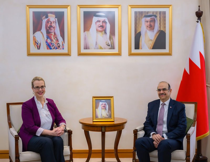 وزير العمل ووزير الشؤون القانونية يستقبل سفيرة الولايات المتحدة الأميركية لدى مملكة البحرين ‎
