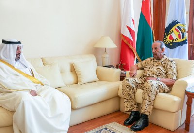 القائد العام لقوة دفاع البحرين يستقبل وزير المالية والاقتصاد الوطني