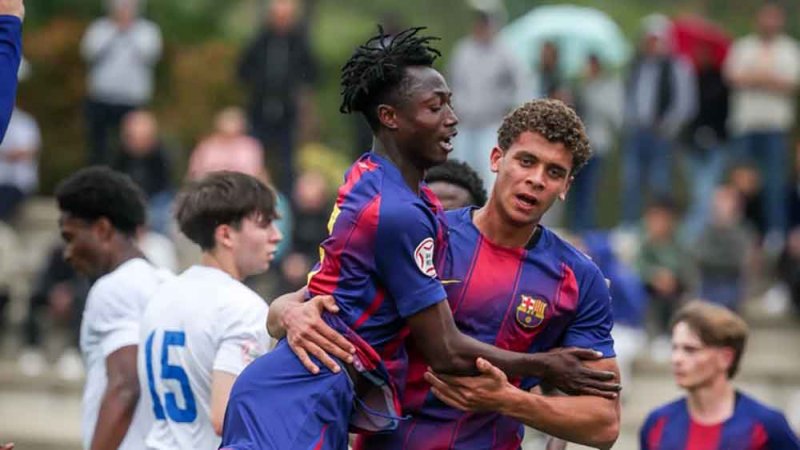 منتخب مصر يستدعي لاعب برشلونة لكأس العالم