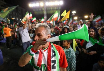 رغم عدم إصدار تأشيرات دخول الولايات المتحدة... إيران تودّع منتخب كأس العالم باحتفال حاشد