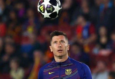 رسميا.. برشلونة يعلن رحيل مهاجمه ليفاندوفسكي
